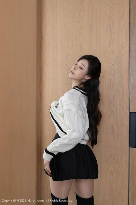 [Xiuren秀人网] 2025.03.07 NO.9986 小逗逗 [80P 787.70 MB]