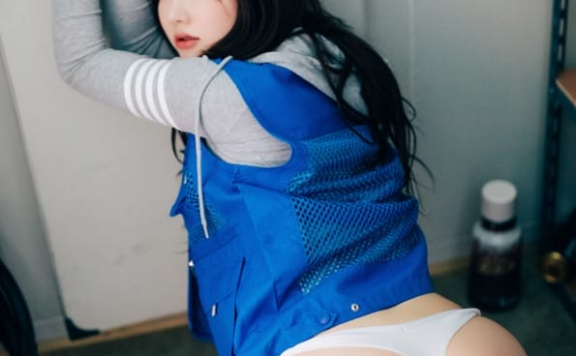 孫樂樂 –NO.34 yeeun cs part –timer[83P/1.4G]