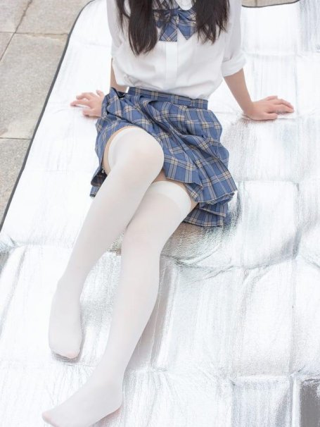 森萝财团 – R15-039 百褶裙白丝美足[88P774M]