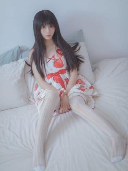 [喵糖映画]VOL.407 草莓小裙子 [40P/366MB]