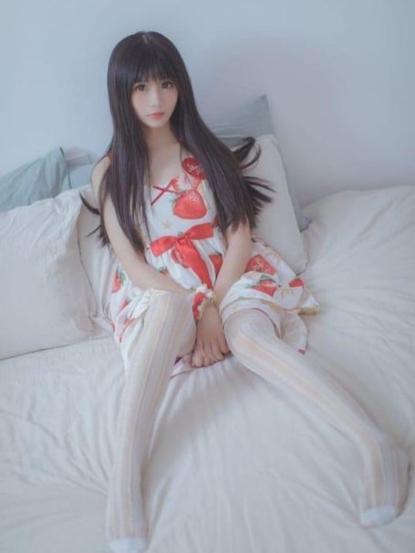 [喵糖映画]VOL.407 草莓小裙子 [40P/366MB]