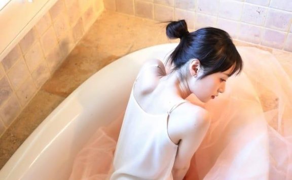 [YALAYI雅拉伊]2022.05.20 NO.934 不是风景 京京[34+1P／381MB]