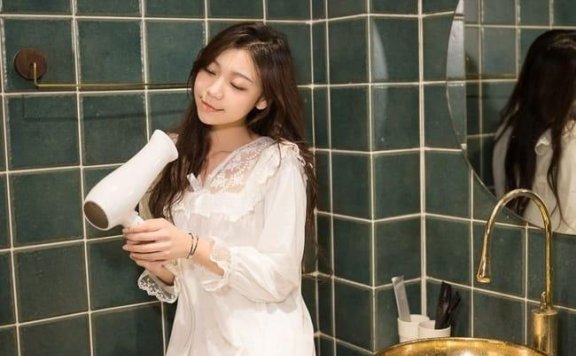 [YALAYI雅拉伊]2022.03.30 NO.916 阁楼 梓瑶[41+1P／424MB]