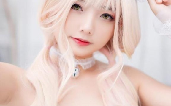 Messie Huang – Blue Maid [19P-83M]